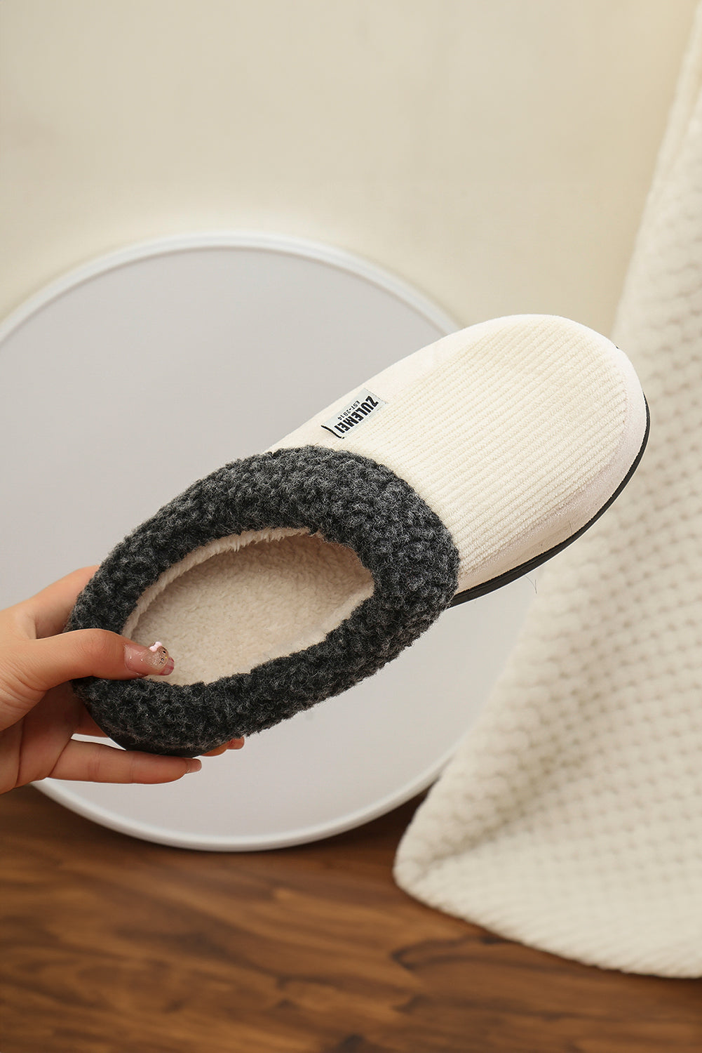 White Plush Lined Winter Warm Slippers(back-order Estimated Shipping Date：11/30/2024)