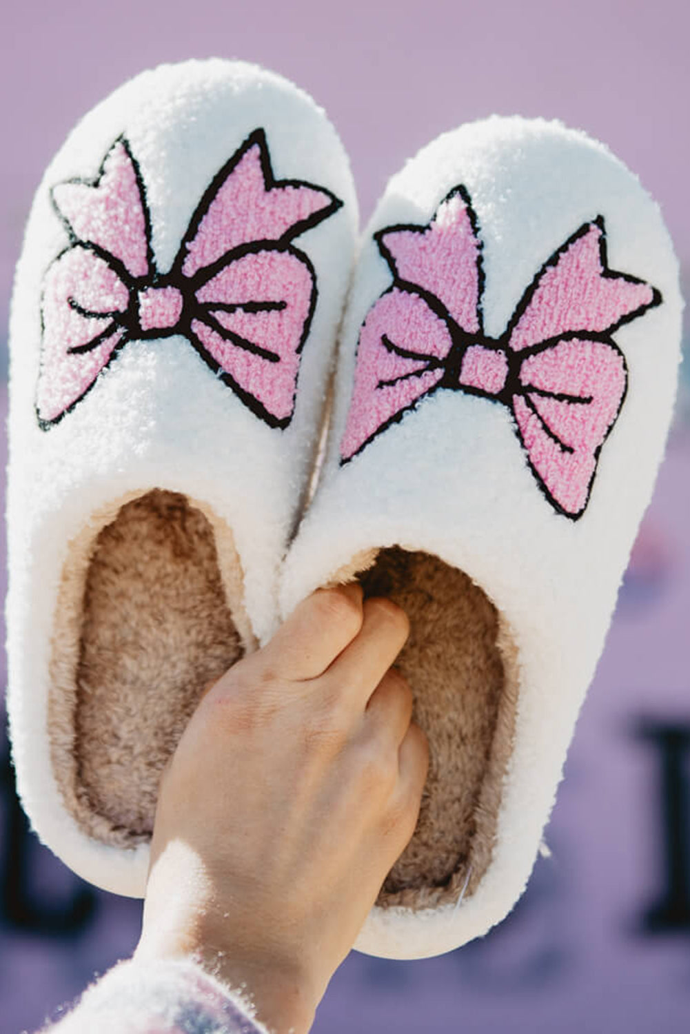 White Cute Bowknot Pattern Fuzzy Winter Home Slippers(back-order Estimated Shipping Date：11/30/2024)