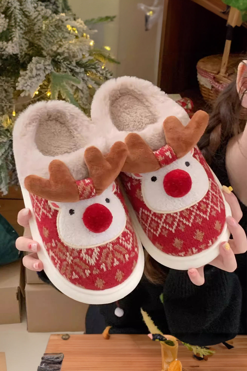 Fiery Red Christmas Cartoon Reindeer Plush Home Slippers(back-order Estimated Shipping Date：11/30/2024)