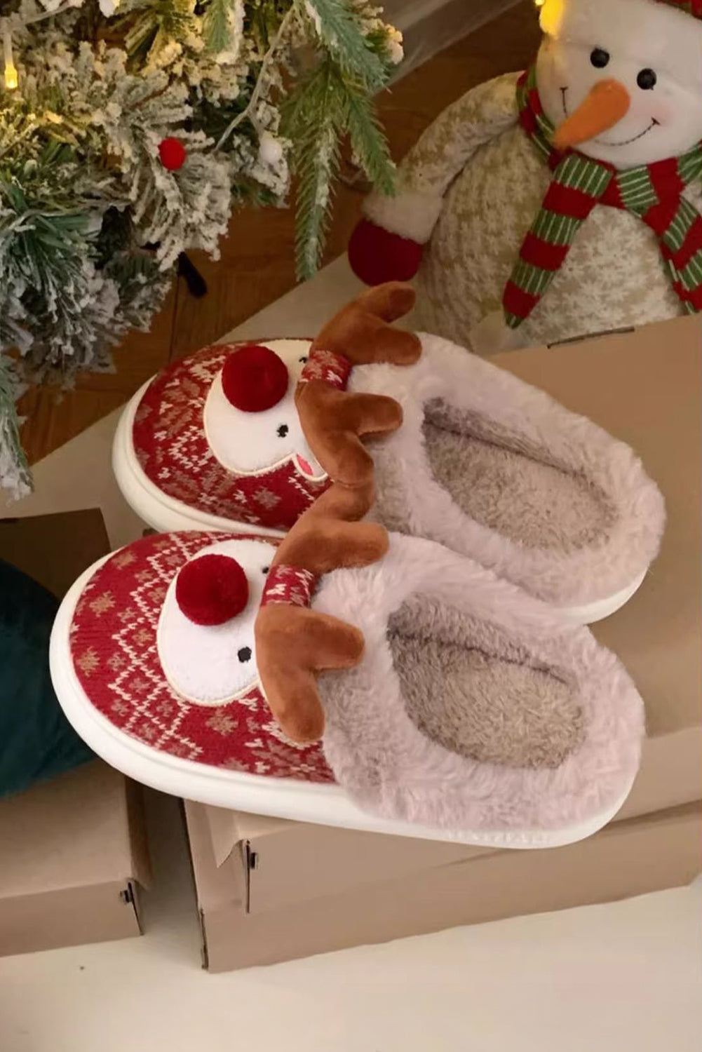 Fiery Red Christmas Cartoon Reindeer Plush Home Slippers(back-order Estimated Shipping Date：11/30/2024)