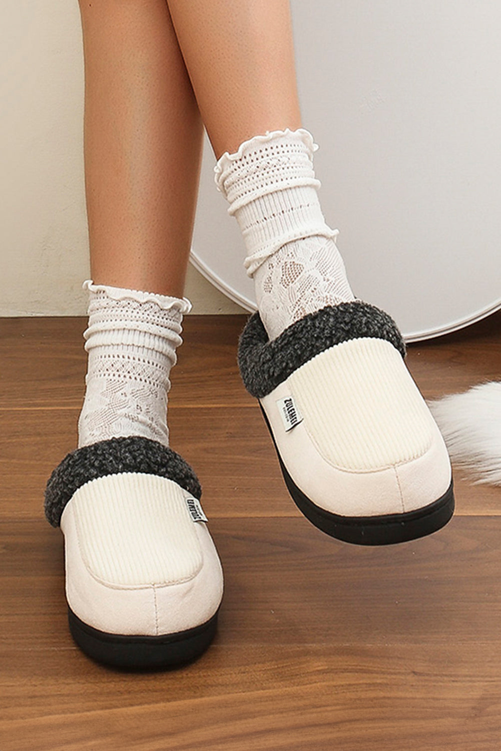 White Plush Lined Winter Warm Slippers(back-order Estimated Shipping Date：11/30/2024)