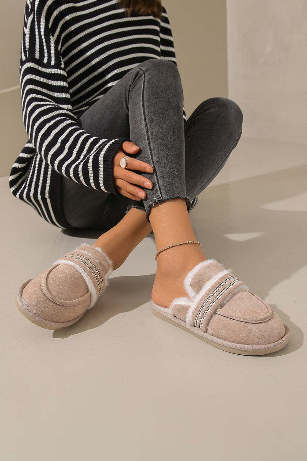 Gray Suede Wavy Striped Plush Lined Home Slippers(back-order Estimated Shipping Date：11/30/2024)