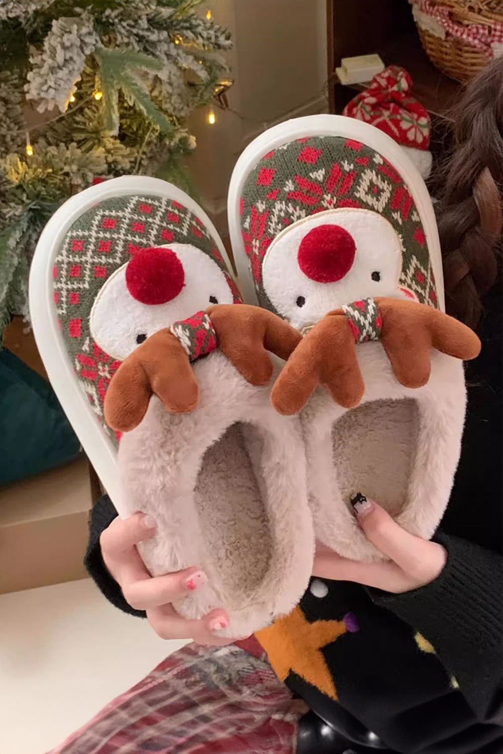 Fiery Red Christmas Cartoon Reindeer Plush Home Slippers(back-order Estimated Shipping Date：11/30/2024)